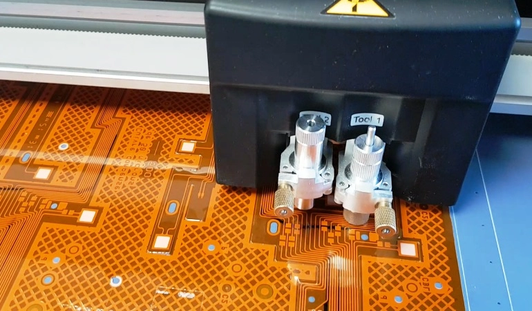 Découpe de circuits imprimés souples